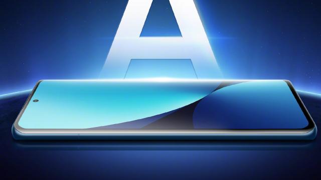 <b>Xiaomi 12 primește calificativul A+ de la DisplayMate pentru ecran; Are o super acuratețe, suport 10-bit și Gorilla Glass Victus</b>Continuă teaserele pentru Xiaomi 12, flagship-ul programat să debuteze oficial pe data de 28 decembrie alături de varianta sa Pro în cadrul unui eveniment din China. După ce am văzut într-un teaser ambele telefoane 