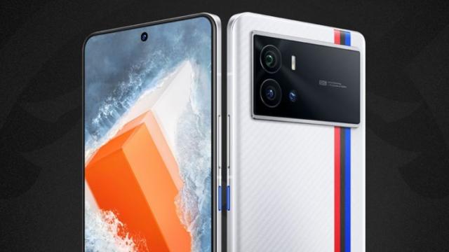 <b>iQOO 9 și iQOO 9 Pro apar în noi materiale teaser care confirmă stocarea UFS 3.1, procesorul Snapdragon 8 Gen1</b>După ce anterior am aflat faptul că pe data de 5 ianuarie 2022 este programat și debutul seriei de telefoane iQOO 9, iată că astăzi avem parte de noi materiale teasere. Acestea scot la iveală faptul că modelele iQOO 9 și iQOO 9 Pro 