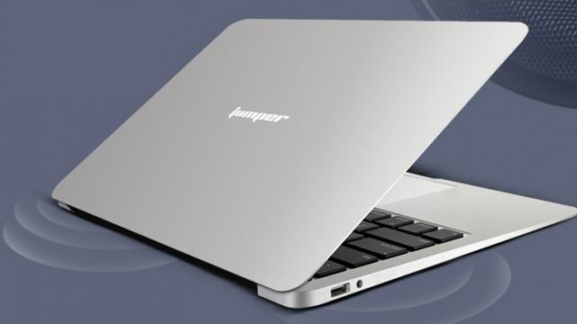 <b>La Gearbest, notebook-ul Jumper EZBook 2 costă doar 685 lei; vine cu 4 GB RAM și display FHD de 14 inch</b>Achiziția unui notebook este de cele mai multe ori un proces anevoios, asta pentru că elementul numit buget intră în ecuație. Deși ne-am dori produse arătoase și bine puse la punct pe partea hardware, ajungem ca într-un final să optăm pentru un model din