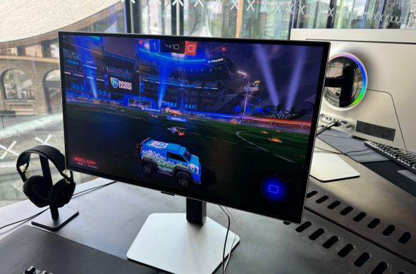 Samsung Odyssey OLED G6 - Fotografii: Samsung Odyssey OLED G6 (3).jpg