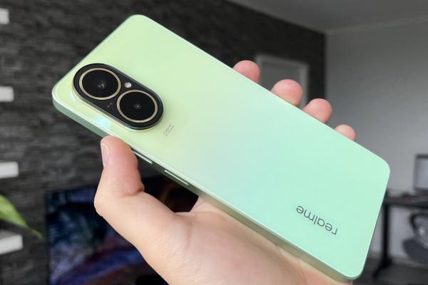Smartphone bun și accesibil? Am testat realme C67, model cu design tineresc și hardware atractiv, la sub 800 lei