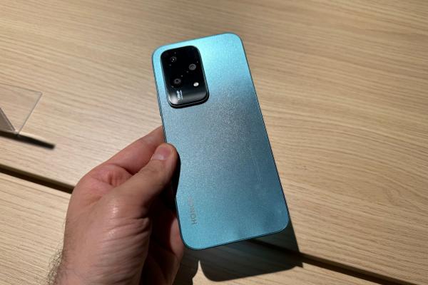 Honor 200 Lite: Experiență hands-on direct de la lansarea din Paris
