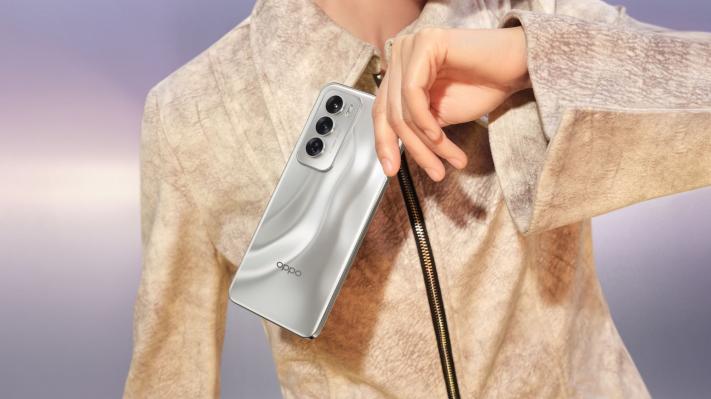 OPPO aduce global smartphone-ul Reno12, cu spate captivant, mult RAM și suită de funcții AI