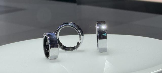Avem o primă imagine cu dock-ul de încărcare pentru inelul inteligent Samsung Galaxy Ring