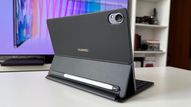 <b>HUAWEI MatePad 11.5 S: Hardware mid-range, rival de OnePlus Pad, Xiaomi Pad 6</b>Ca specificații, tableta HUAWEI MatePad 11.5 S poate fi încadrată în segmentul mid-range, la nivel cu un OnePlus Pad să spunem sau Xiaomi Pad 6. Vine echipată cu un procesor octa-core numit Kirin 9000WL ce implică 4x nuclee de 1.53 GHz