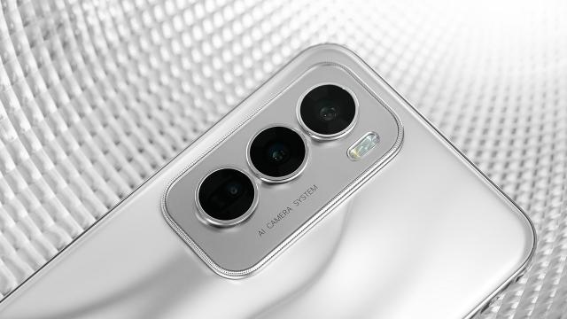 <b>Se anunță downgrade-uri pentru modelele OPPO Reno12 comercializate în Europa; Varianta Pro apare în Geekbench</b>În această lună urmează să sosească oficial seria de telefoane OPPO Reno12. În cazul variantei Pro ne-am fi așteptat la un procesor „exotic”, un Dimensity 9300 puternic. Totuși, pare că la nivel global telefonul vine cu un CPU ceva mai modest și anume 