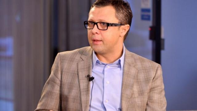 <b>Dan Ostahie: Companiile românești trebuie să se extindă în Bulgaria și Grecia; Ungaria este o piață prea mică</b>Dan Ostahie, CEO Altex, a declarat în cadrul conferinței „Cei mai mari jucători din economie 2024”, organizată de Ziarul Financiar, că extinderea companiilor românești ar trebui să vizeze în mod prioritar piețele din Bulgaria și Grecia. El a menționat că 