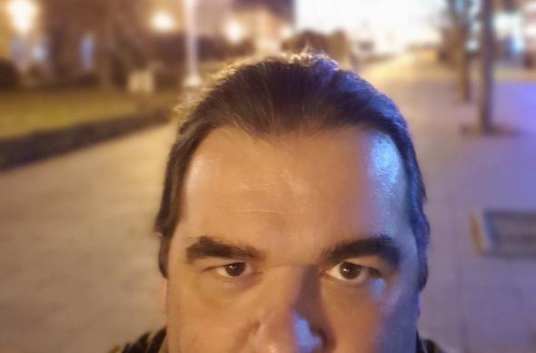Samsung Galaxy S10+ - Mostre Foto (selfie): 20190306_005353.jpg