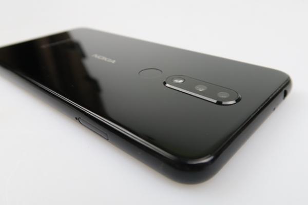 Turul Magazinelor #545: Laptop sub 900 lei, un telefon care flexa înainte de vreme, trotinetă şi un Nokia 5.1 Plus cu super discount