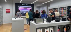 iPhone 14 Pro debutează oficial în România în cadrul unui eveniment iStyle: Dynamic Island schimbă multitasking-ul, avem nuanță Deep Purple și o cameră cu upgrade mare