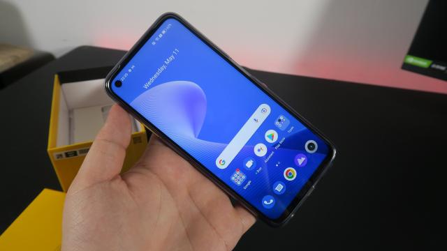 <b>realme 10 are primele detalii apărute online: vine anul viitor, echipat cu baterie de 4880 mAh </b>realme nu face ca Redmi şi nu lansează două serii de produse în acelaşi an. Dacă Redmi Note 11 şi Redmi Note 12 vor debuta în acelaşi an, ei bine realme 9 şi realme 10 sunt la un an distanţă. realme 10 tocmai a primit primele scăpări