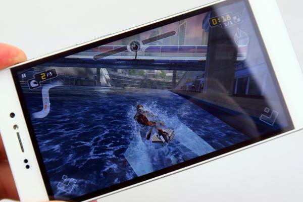 Bluboo Picasso 4G: Benchmark-uri modeste, fluiditate aproape rezonabilă