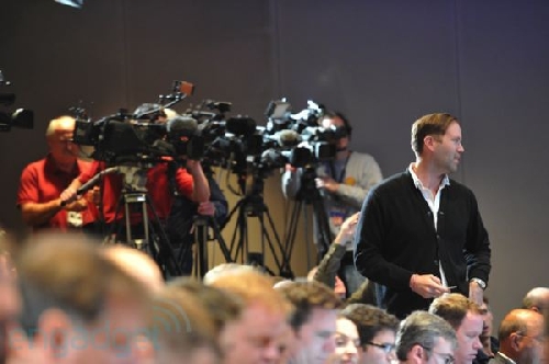 Lansare iPhone 4S (iPhone 5) in direct din campusul Apple - Live Blogging Mobilissimo - imaginea 4