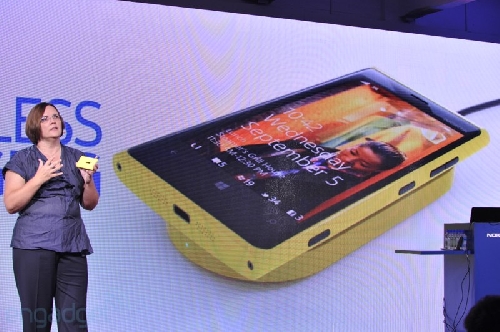 Nokia World 2012 Live Blogging: Lansare Nokia Lumia 920 Pureview, Lumia 820 & Altele - imaginea 31
