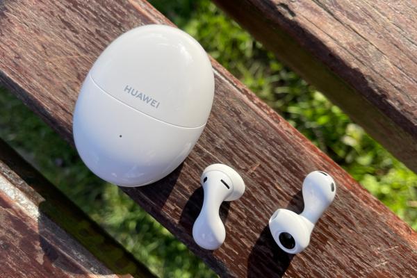 HUAWEI FreeBuds 5 Review: Cele mai comode căști TWS open-fit aduc un design futurist inedit și au Spatial Audio, ANC plus suport dual-codec (L2HC, LDAC)