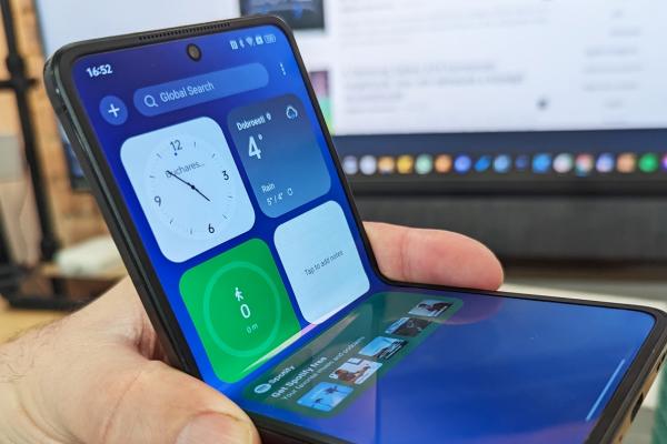 OPPO Find N2 Flip: Display-ul numărul 1 de pe pliabilele cu clapetă