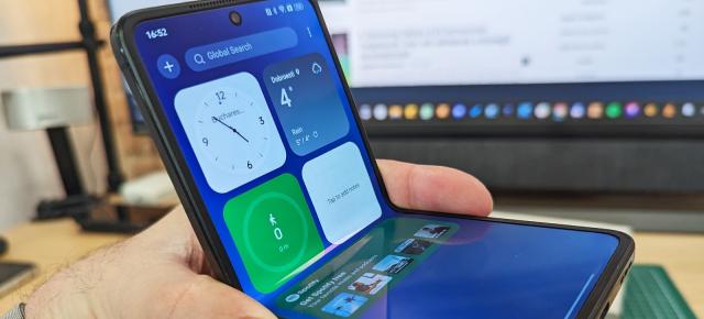 OPPO Find N2 Flip: Display-ul numărul 1 de pe pliabilele cu clapetă