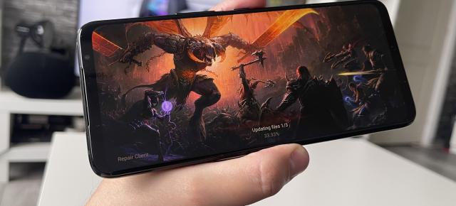 ASUS ROG Phone 7 Ultimate: 1ms și rată de refresh de 165Hz, pentru jocurile viitorului