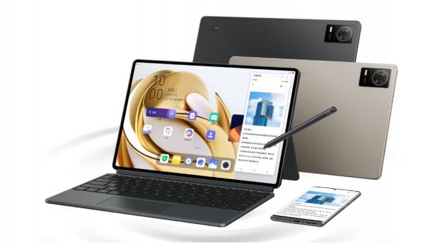 <b>ZTE anunță tableta de top AxonPad; Vine cu display de 12.1 inch, baterie de 10.000 mAh, alimentare rapidă la 80W, conectivitate 5G</b>ZTE a anunțat recent două noi produse în China. Pe lângă smartphone-ul ZTE Axon 50 Ultra, a sosit și tableta AxonPad. Este cea de-a doua tabletă lansată de către companie în acest an, în cadrul MWC 2023 debutând și Nubia Pad 3D, un model ce afișează