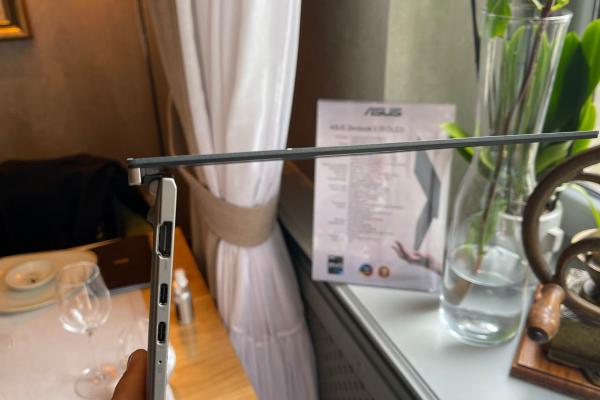ASUS ZenBook S 13 - Fotografii hands-on