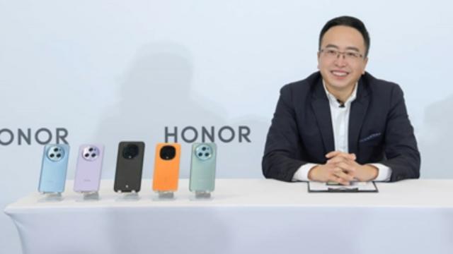 <b>CEO-ul Honor anunţă că pregăteşte un sistem software peste iOS</b>Un lucru pe care l-am remarcat că neajuns pe Honor Magic5 Pro era faptul că software-ul, mai precis interfaţa nu se diferenţiază îndeajuns de cea Huawei, EMUI. Honor pare a cunoaşte acest lucru şi anunţă planuri mari la acest capitol pe viitor.