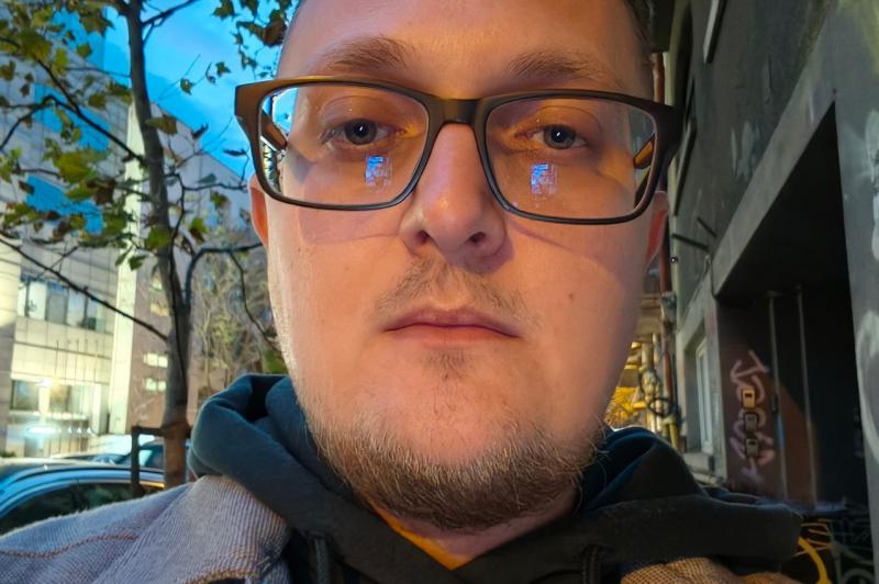OPPO Find X9 Pro - Mostre Foto (seara): OPPO-Find-X9-Pro-Mostre-noapte-selfie_001.jpg