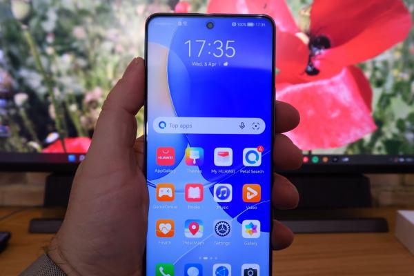 Huawei Nova 9 SE: Display-ul cel mai imersiv din zona midrange, poate din 2022