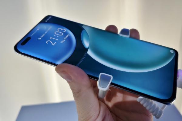 HONOR Magic 4 Pro Hands On: a venit flagship-ul HONOR cu certificare IMAX, încărcare wireless la 100W