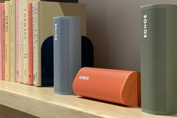 Boxa portabilă Sonos Roam e disponibilă acum în noi culori; Nuanțe vii, specifice sezonului estival