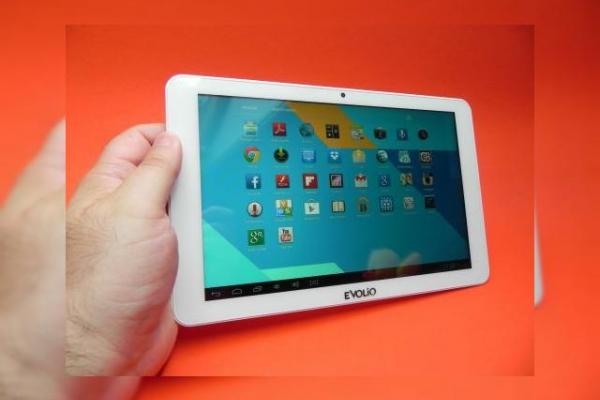 Review Evolio Quadra: design atractiv, ecran deloc rău și per total o tabletă quad core de calitate (Video)