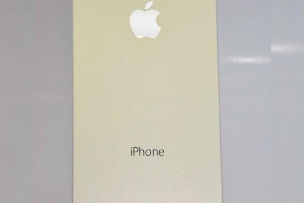 Primele imagini de Înaltă rezoluție cu iPhone 5S În culoarea auriu