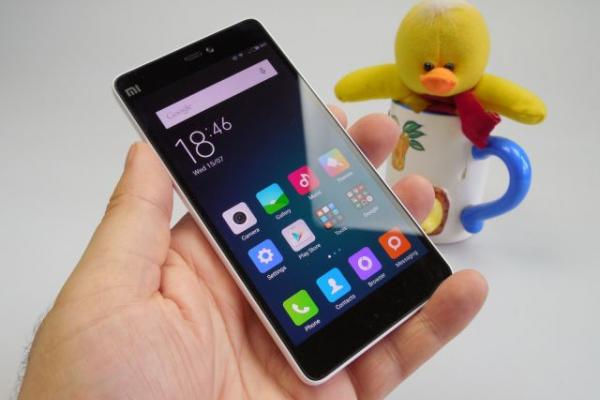 Xiaomi Mi 4i Review: telefon midrange solid, tras în jos de acustică şi software (Video)