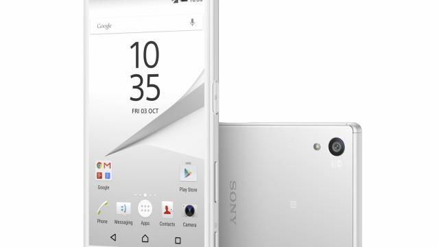 <b>Sony Xperia Z5 este listat la pre-comandă de către QuickMobile; iată cât costă flagship-ul japonez</b>&Icirc;n cadrul t&acirc;rgului de tehnologie IFA 2015, cei de la Sony au dezvăluit nu mai puțin de trei smartphone-uri din familia Xperia, modelul central fiind nimeni altul dec&acirc;t Xperia Z5. Iată că la nici o lună de la anunțul acestuia, Z5...