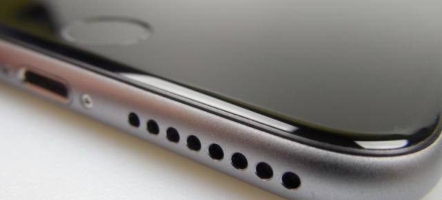 Apple ar putea include două difuzoare pe iPhone 7, unul în locul jackului audio (Zvon)