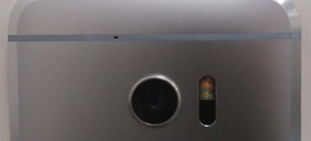 HTC One M10 are parte de o nouă scăpare, care îi dezvăluie spatele şi un design butucănos cu muchii groase