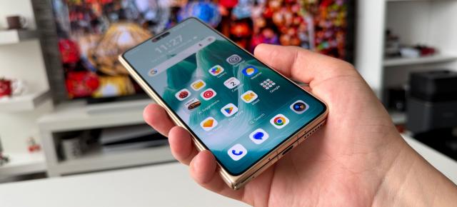 Honor Magic V6: Design cu mare atenție la detalii, comod în format pliabil și primul fold cu certificare IP68/IP69