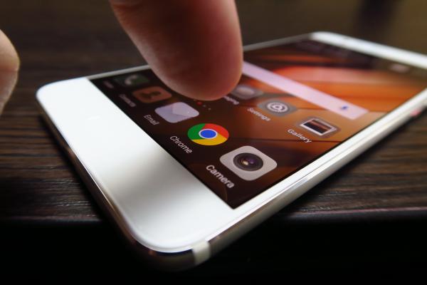 Huawei P10 Plus: Design de P9 rotunjit, cu puternică senzaţie de "me too"