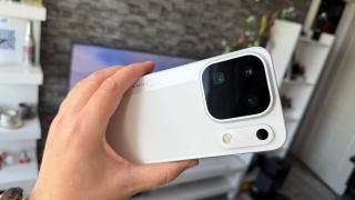 OPPO Find X10 Pro Max: Design de cameraphone, curat, discret și sofisticat