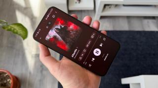 TCL P80 Ultra: Acustică stereo creată pentru muzică tare, mod Sound Booster 300%