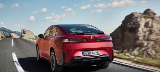 BMW iX4 debutează cu până la 828 km autonomie, încărcare la 400 kW și o versiune de 612 CP