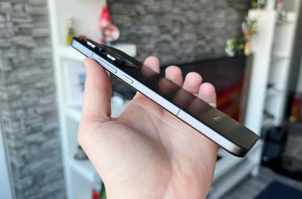 OPPO Reno13 Pro - Unboxing: OPPO-Reno13-Pro-Unboxing_008.jpg
