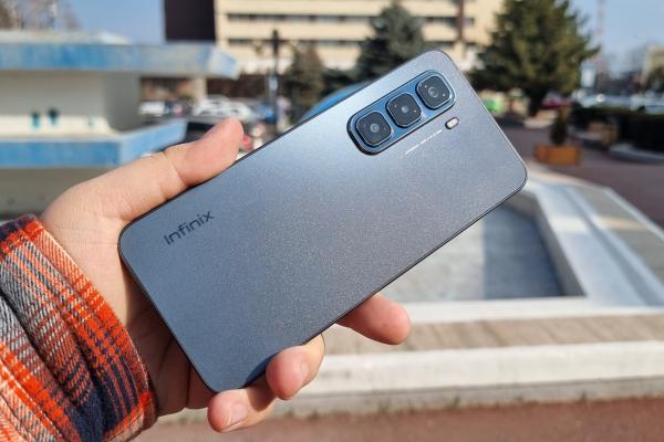 Infinix Hot 50 Pro 4G: Design optimizat, axat pe o talie de doar 7.4 mm și un modul foto arătos
