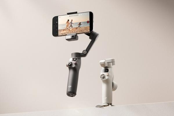 Cel mai bun gimbal pentru telefon? DJI lansează Osmo Mobile 7, cu greutate de doar 300 de grame