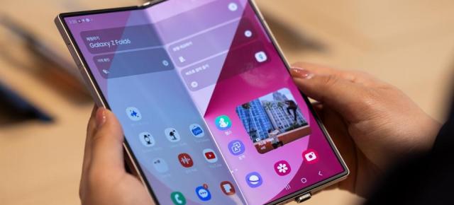 iPhone Fold prinde contur; Apple pregătește primul său telefon pliabil
