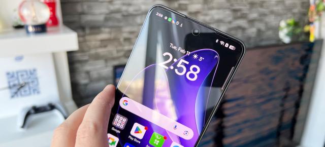 OPPO Reno13 F: Bateria de 5800 mAh livrează și livrează fără sughiț, atât la playback video cât și utilizare continuă