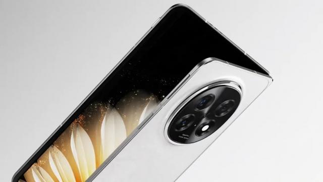 <b>OPPO scoate din cutie noul pliabil Find N5 și aflăm greutatea sa (video)</b>OPPO Find N5 a primit multe leak-uri și teasere oficiale în ultimele săptămâni, iar astăzi oficialii companiei decid să ne răsfețe cu un video unboxing, asta după ce ieri seară am descoperit că rebranding-ul OnePlus nu va sosi în 2025