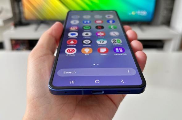 Samsung Galaxy Z Flip7 - Unboxing: Samsung-Galaxy-Z-Flip7-Unboxing_022.jpg