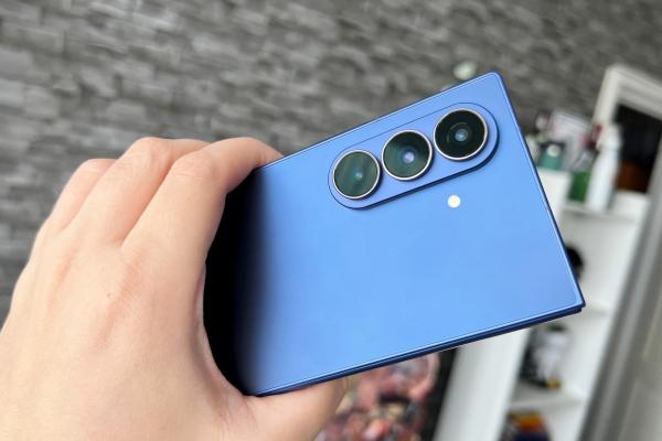 Samsung Galaxy Z Fold7: În sfârșit avem cameră de flagship pe un pliabil Galaxy, fără frică de noapte 
