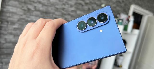 Samsung Galaxy Z Fold7: În sfârșit avem cameră de flagship pe un pliabil Galaxy, fără frică de noapte 