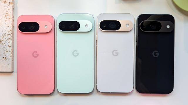 <b>S-au scurs prețurile pentru seria Pixel 10 în Europa; Pixel 10 Pro Fold ajunge la 2.289 euro</b>Tocmai am aflat cât vor costa modelele din seria Google Pixel 10 în Europa, cu doar câteva săptămâni înainte de lansarea oficială, programată pentru 20 august. Informațiile vin pe surse și includ toate variantele de stocare, inclusiv noul model Pixel 10 P